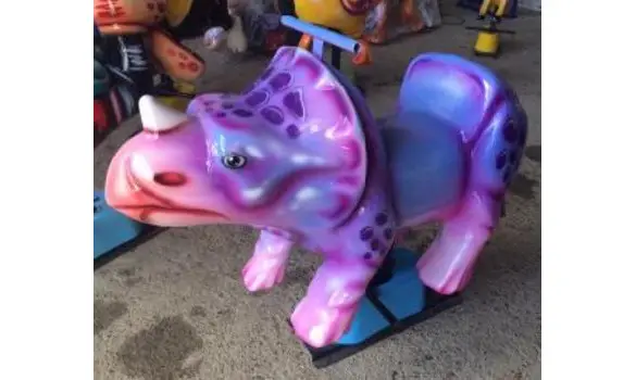 Sujet de manège: le rhinoceros