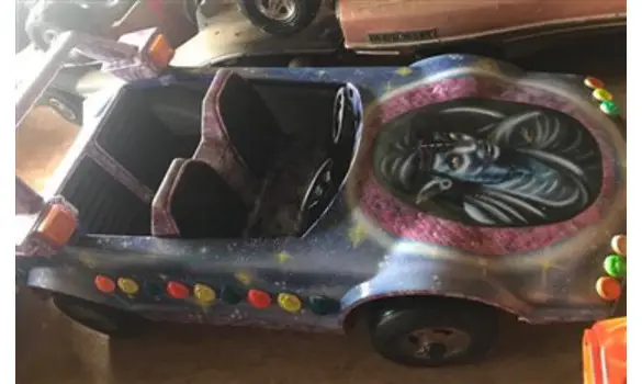 Sujet de manège la voiture 4 places